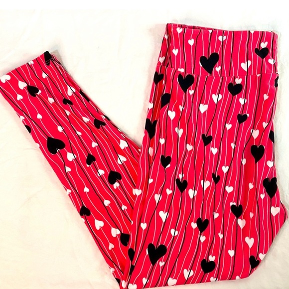 LuLaroe Leggings (T&C) NWOT 3 pr bundle pink hearts scissor red hearts fit 12-18 - Picture 9 of 16